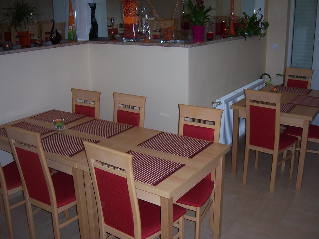 Pension Euro Mikulov Ruang foto