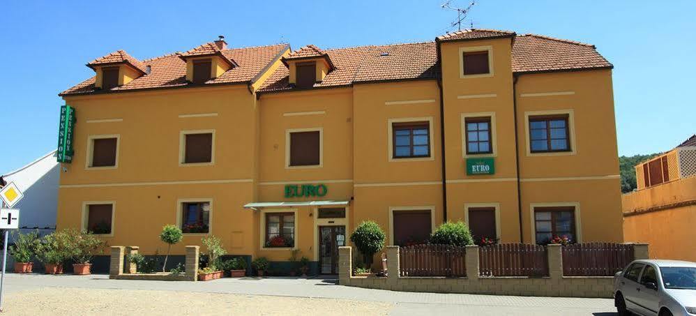 Pension Euro Mikulov Bagian luar foto